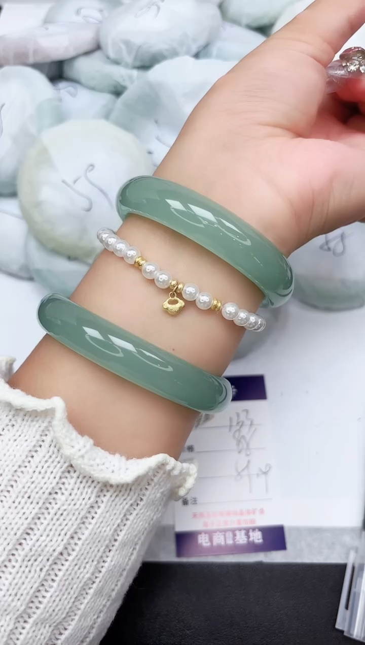 石英质玉手镯未镶嵌133-59.4