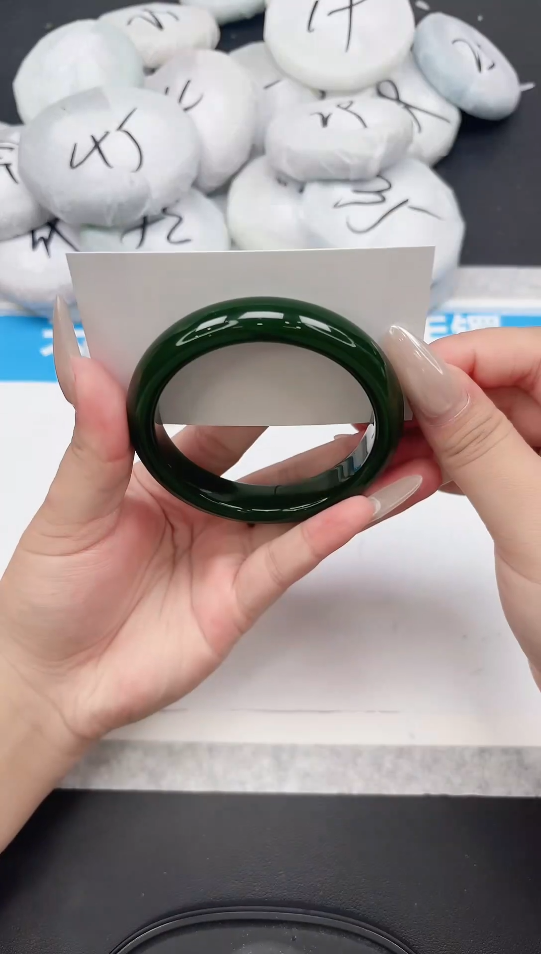 女款工艺手镯281-60.5