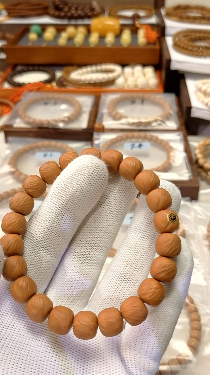 【闪购商品】猴头核桃吊坠云锦10.7