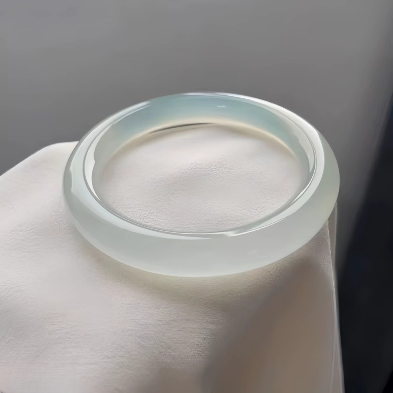 QIAN XI 天然冰清湖水蓝天青冻玛瑙玉髓手镯美人条送女友礼物