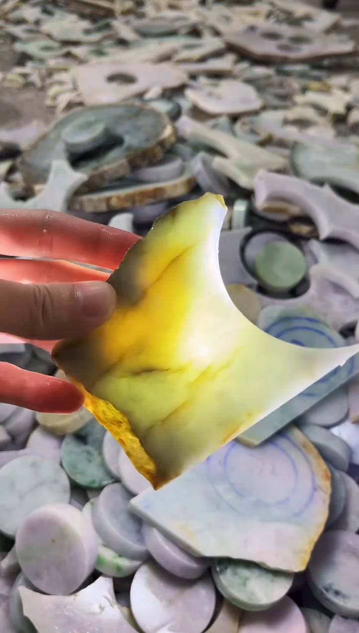 【闪购商品】翡翠颈饰未镶嵌A货吴平961