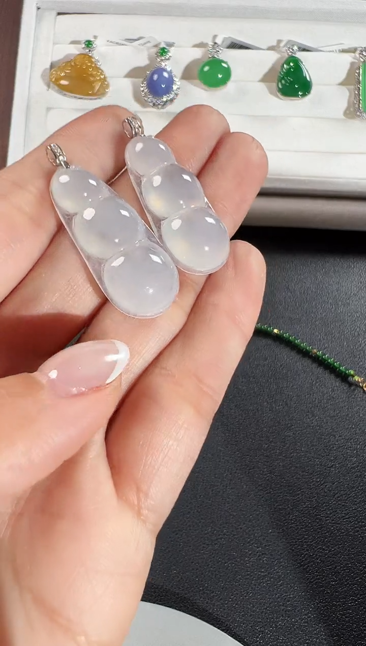 颈饰18K金镶嵌翡翠序号11