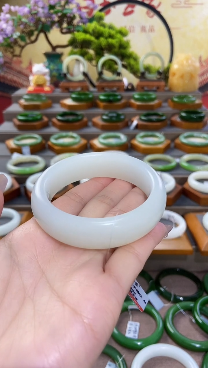 【闪购商品】和田玉手镯未镶嵌和田玉/山流水手镯