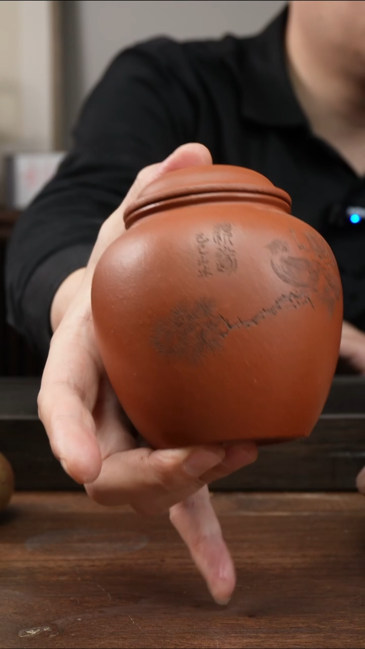 茶杯紫砂红清水小鸟刻绘  圆茶叶罐 ！  