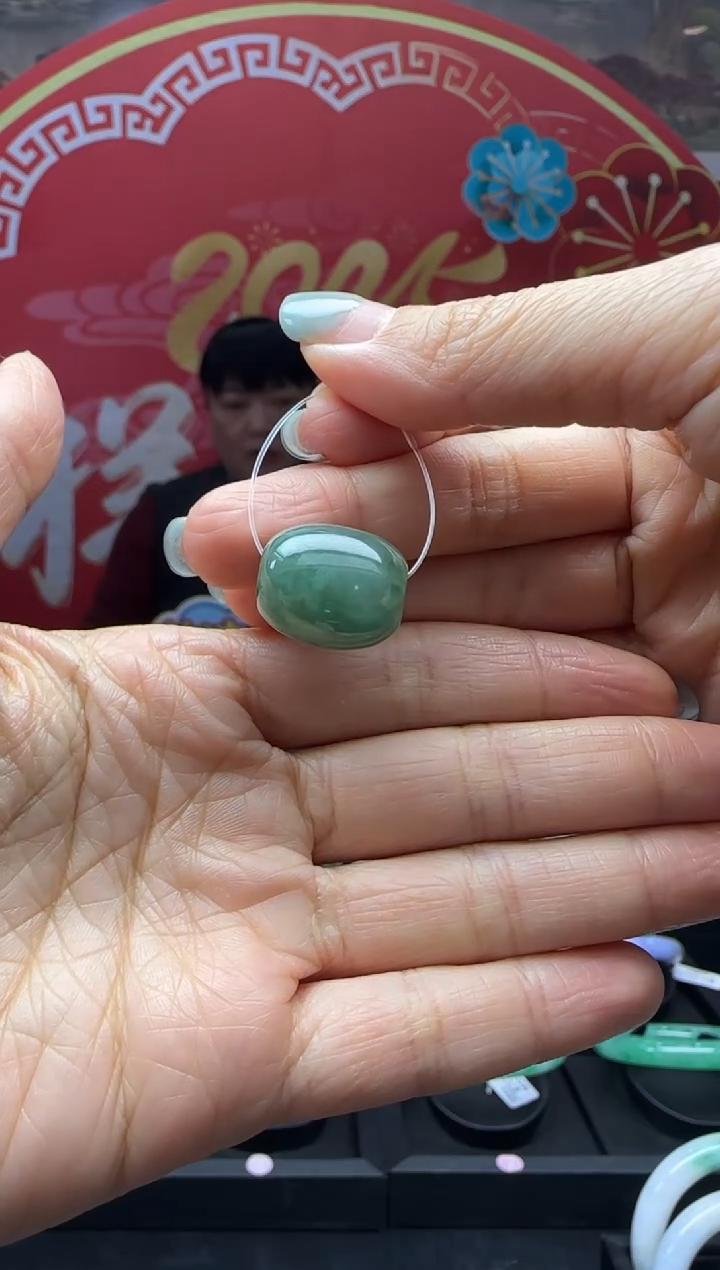 【闪购商品】翡翠颈饰未镶嵌M路路通 需包容退货扣一百