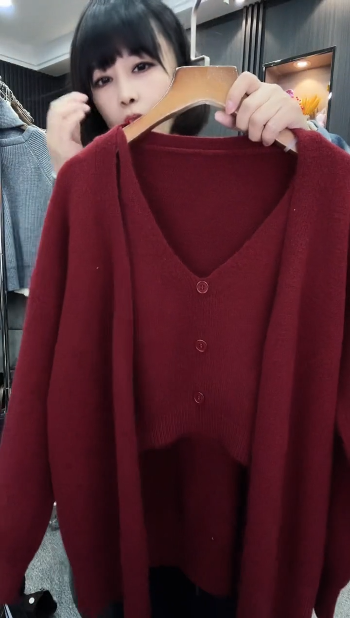 ?**?0208红色针织衫
