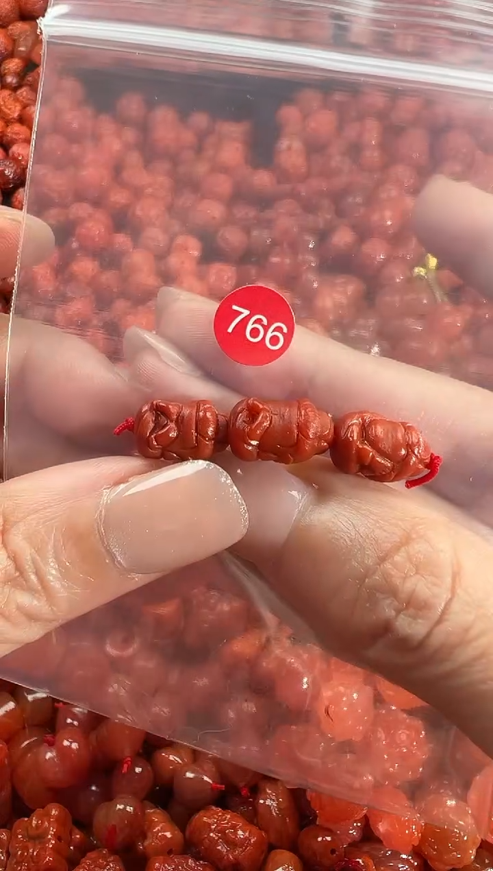 颈饰未镶嵌南红玛瑙1