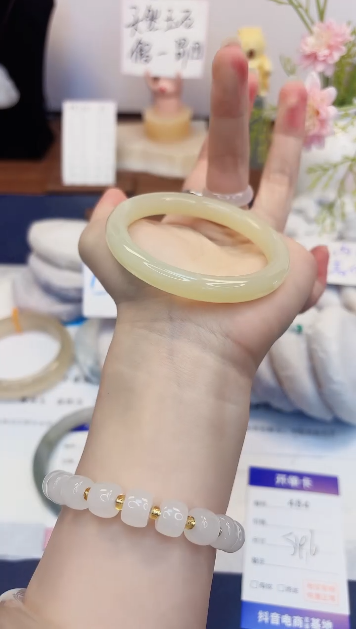 【闪购商品】石英质玉手镯未镶嵌484-美人条-圈口54