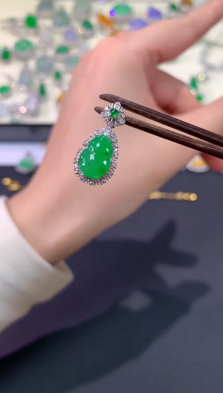 【闪购商品】翡翠吊坠(不含链)18K金镶嵌A528|4980