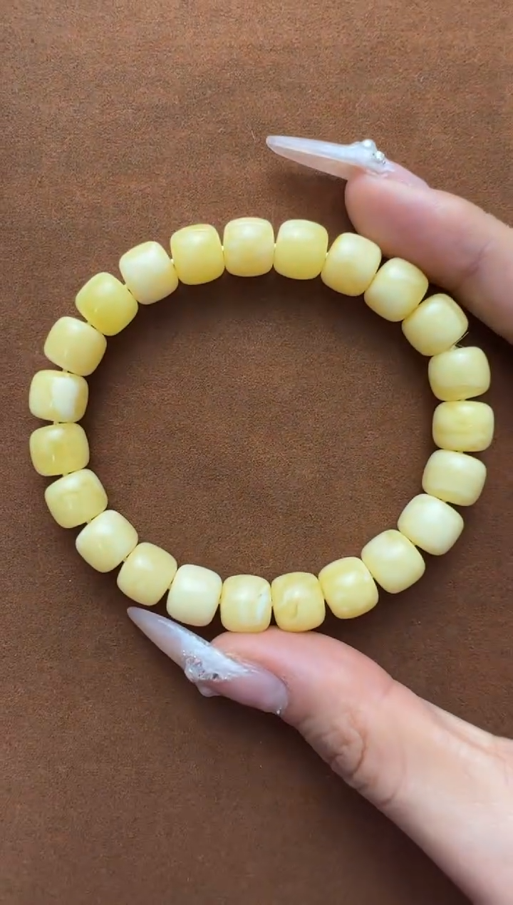 【闪购商品】蜜蜡手链未镶嵌俄料微瑕10.1mm15克