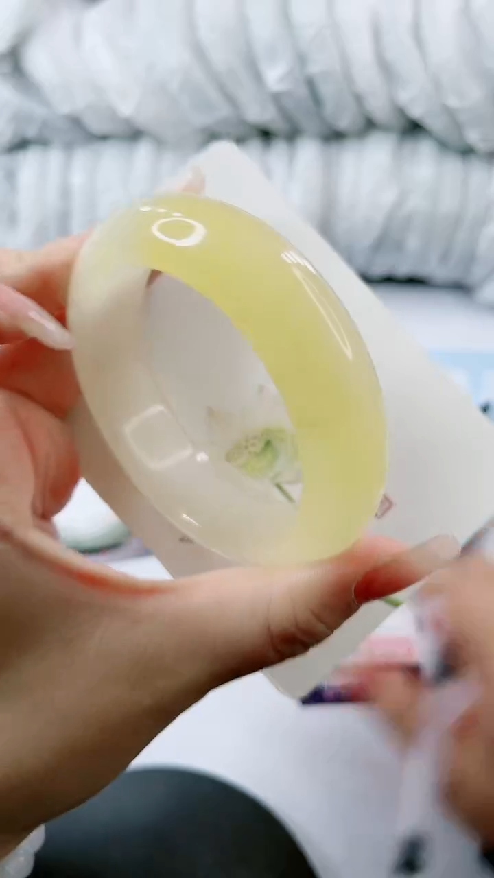 【闪购商品】石英质玉手镯未镶嵌0733091521-多样性发货