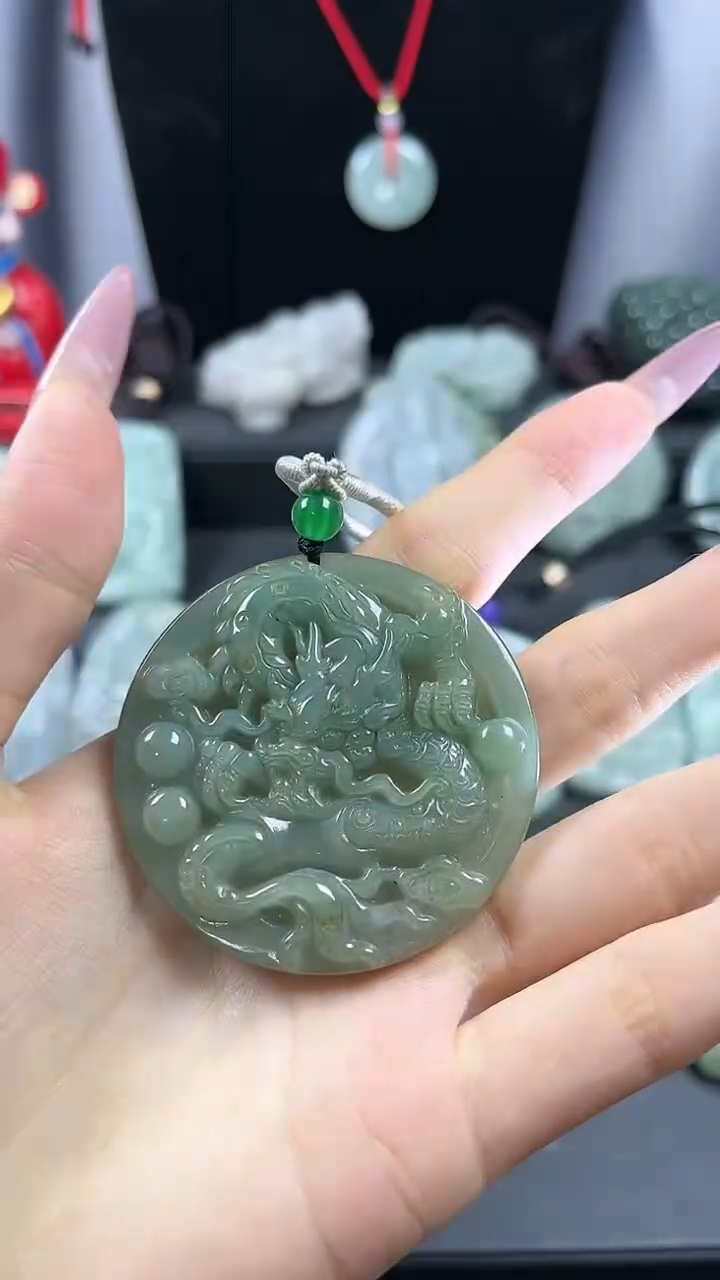 【闪购商品】翡翠颈饰未镶嵌龙牌