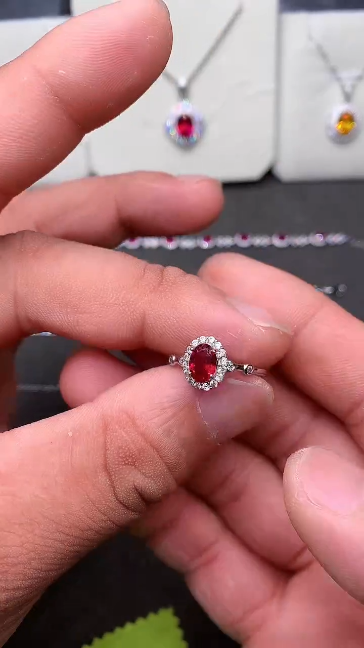 【闪购商品】红宝石戒指银S925镶嵌·······