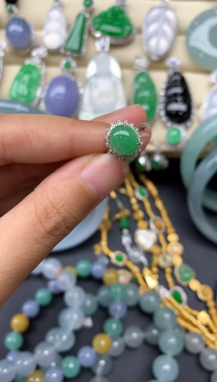 18K金镶嵌戒指翡翠220-中国好珍宝