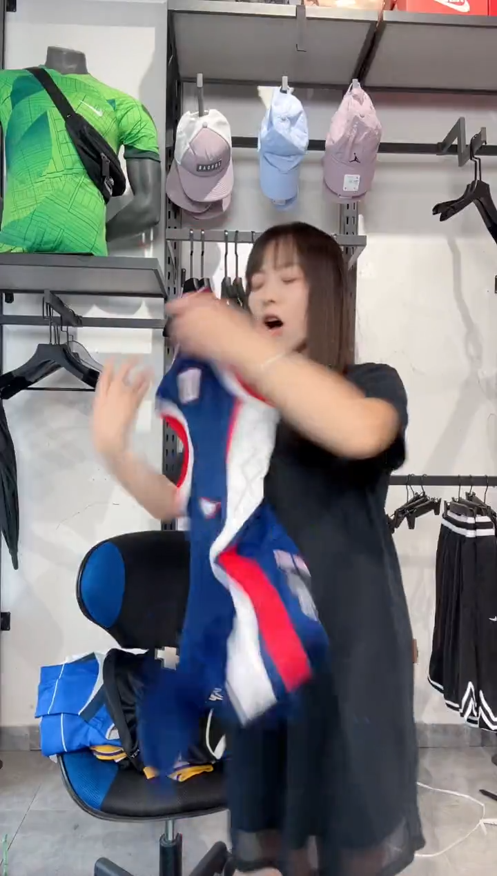 1348编码 耐克卫衣服饰过款为准 尺码