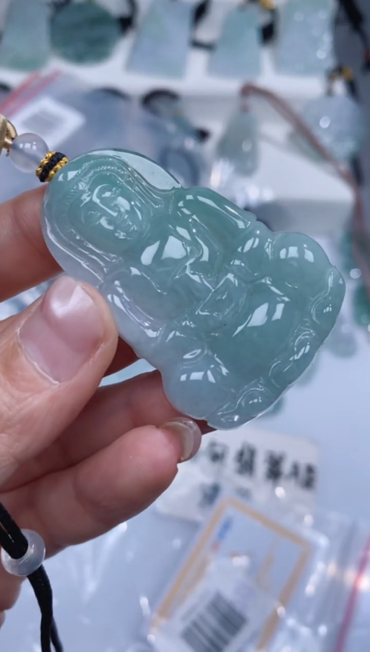 颈饰未镶嵌翡翠吊坠