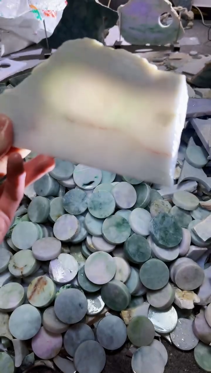 【闪购商品】翡翠颈饰未镶嵌A货吴玉2106