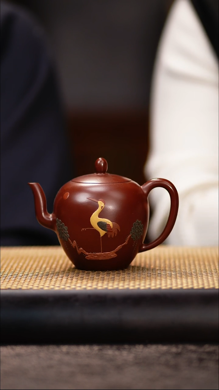 YPZQ30紫朱泥 美人肩（松鹤）