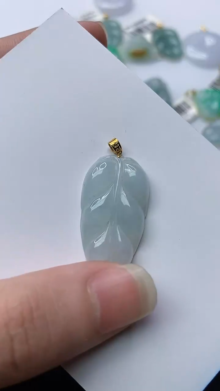 【闪购商品】翡翠颈饰18K金镶嵌42.........