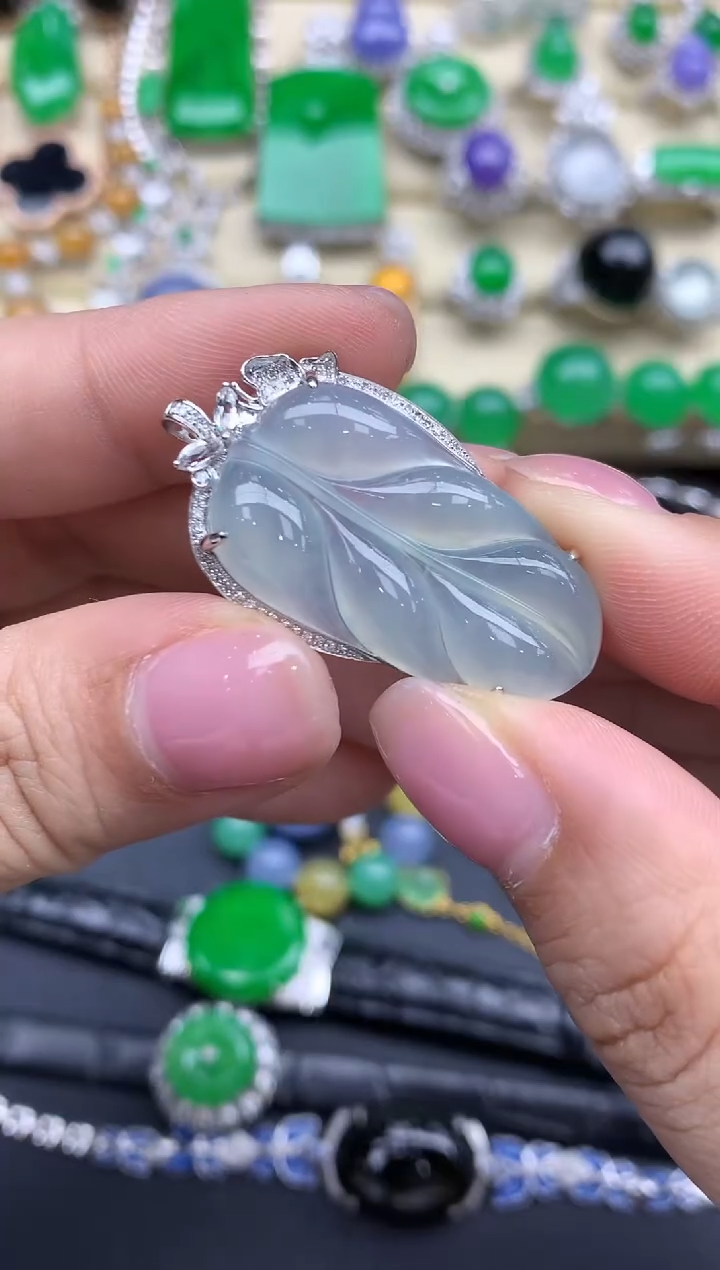 【闪购商品】翡翠颈饰18K金镶嵌180-中国好珍宝