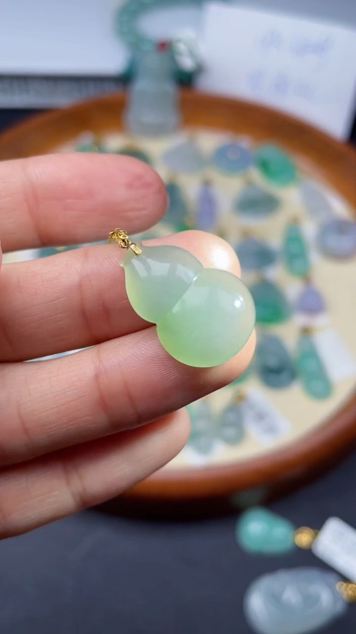 【闪购商品】翡翠颈饰18K金镶嵌葫芦