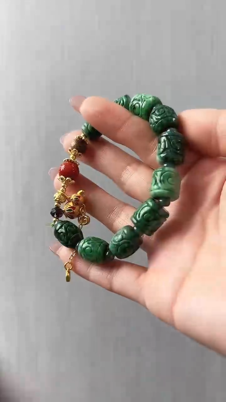 颈饰未镶嵌翡翠手串