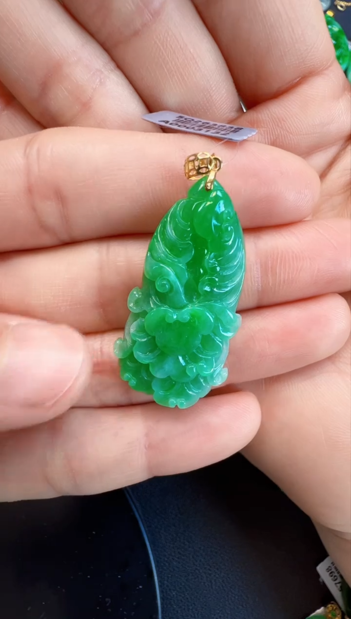 【闪购商品】翡翠吊坠(不含链)18K金镶嵌2380