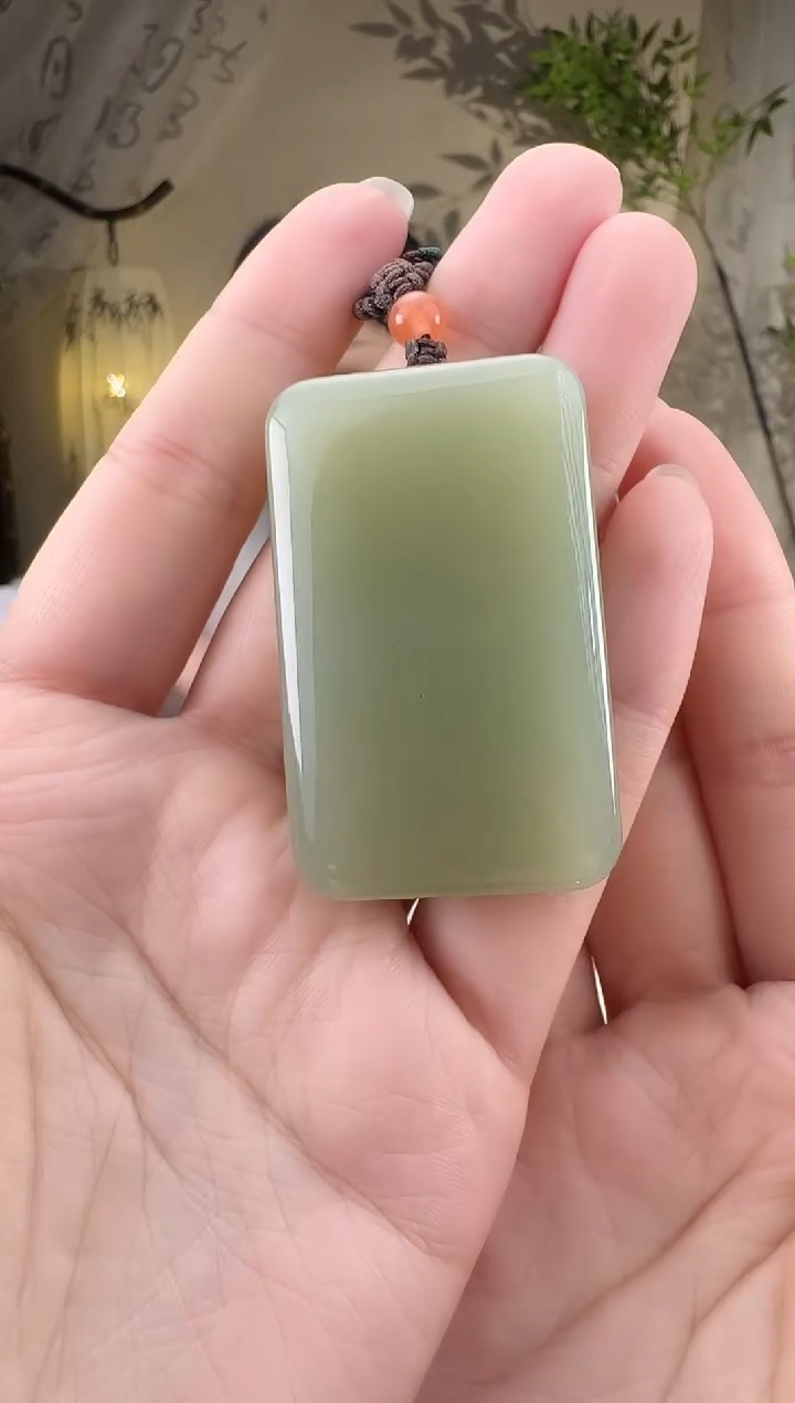 和田玉未镶嵌颈饰无事牌 