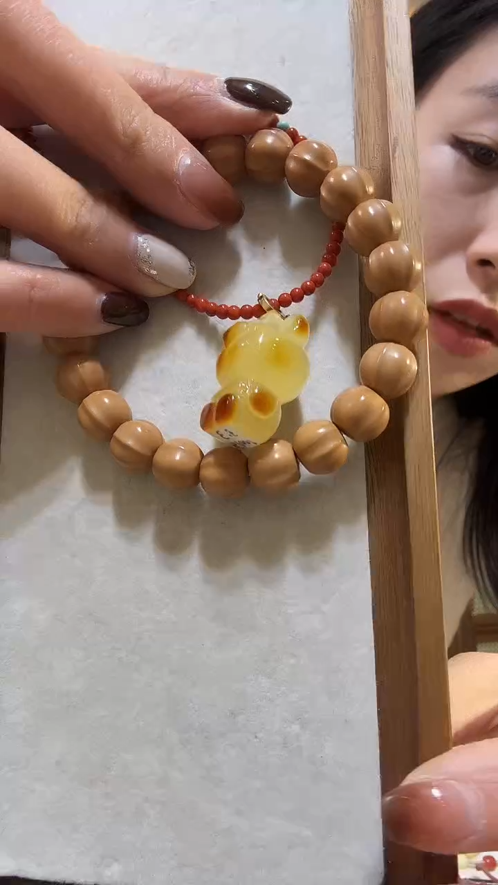 把件非洲紫檀（红花梨）云**书鲨鱼背