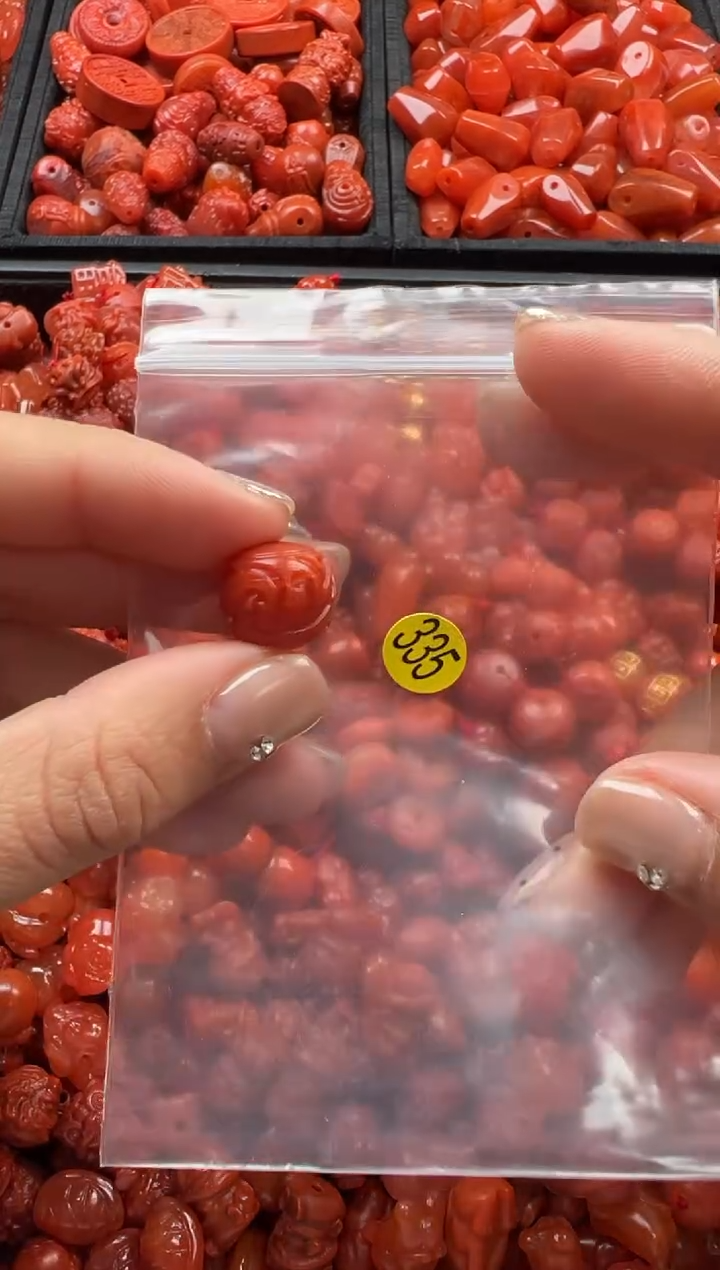 【闪购商品】南红玛瑙颈饰未镶嵌1