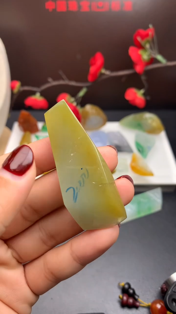 【闪购商品】定制翡翠未镶嵌人物件            