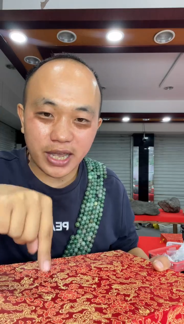 【闪购商品】石英质玉吊坠(赠链)未镶嵌珠串 佛公