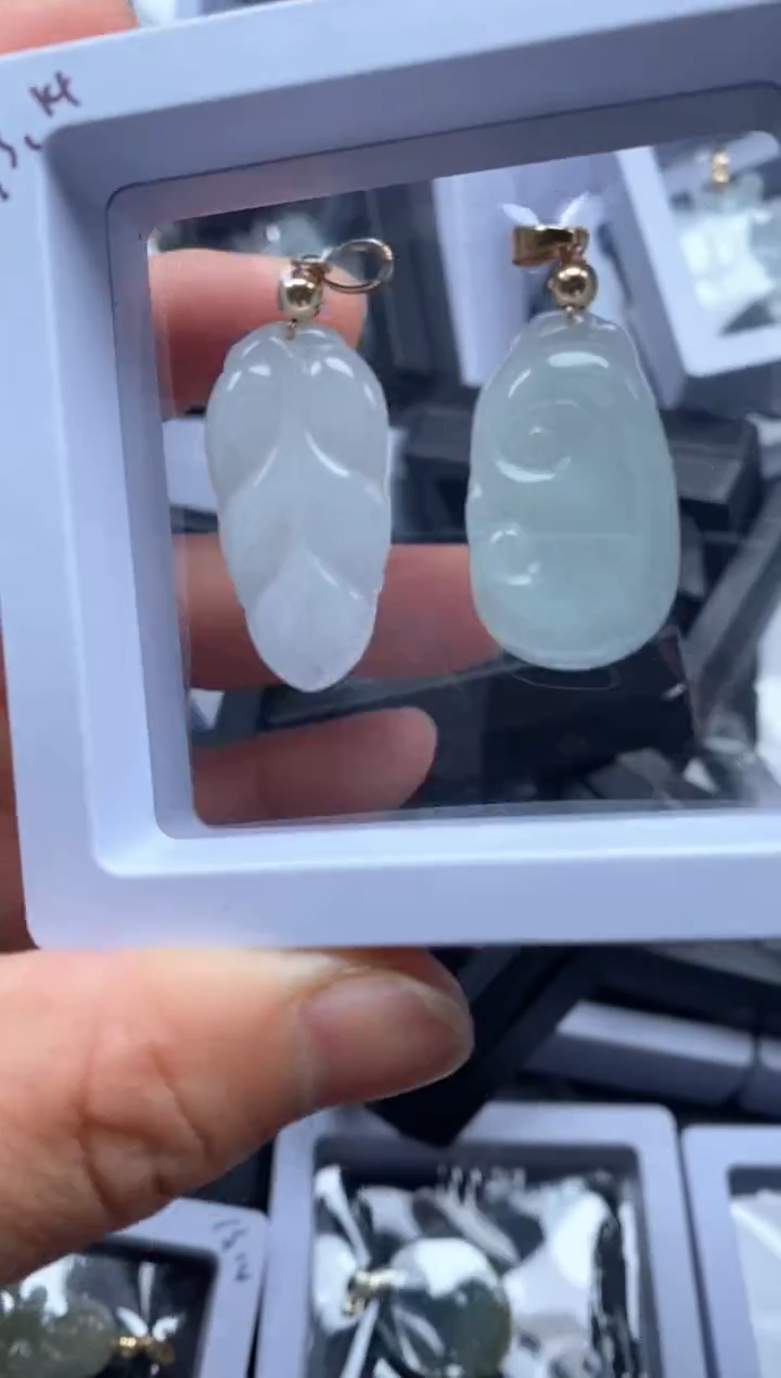 【闪购商品】翡翠吊坠(不含链)未镶嵌39505
