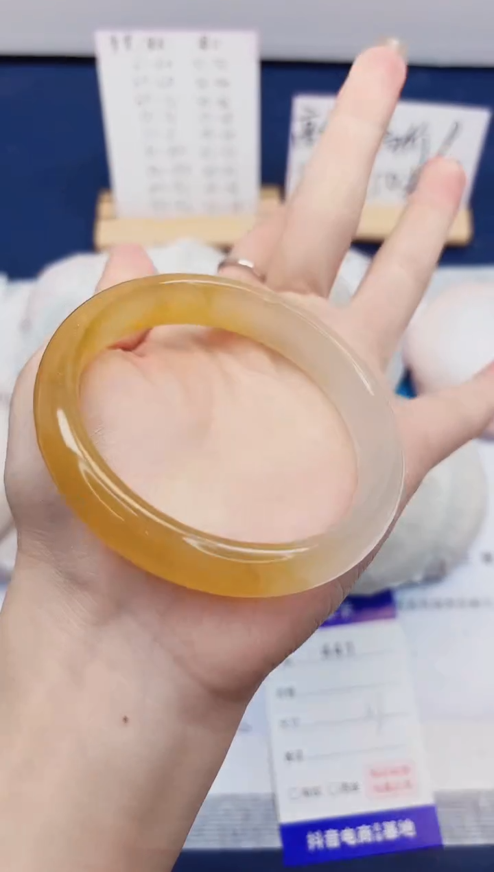 【闪购商品】石英质玉手镯未镶嵌441-财气镯-圈口61