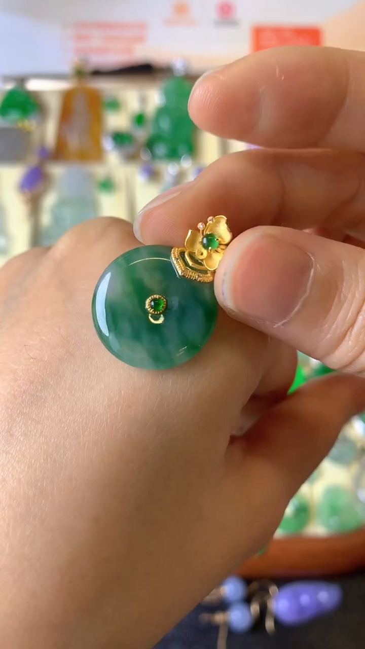 【闪购商品】翡翠颈饰18K金镶嵌成品吊坠