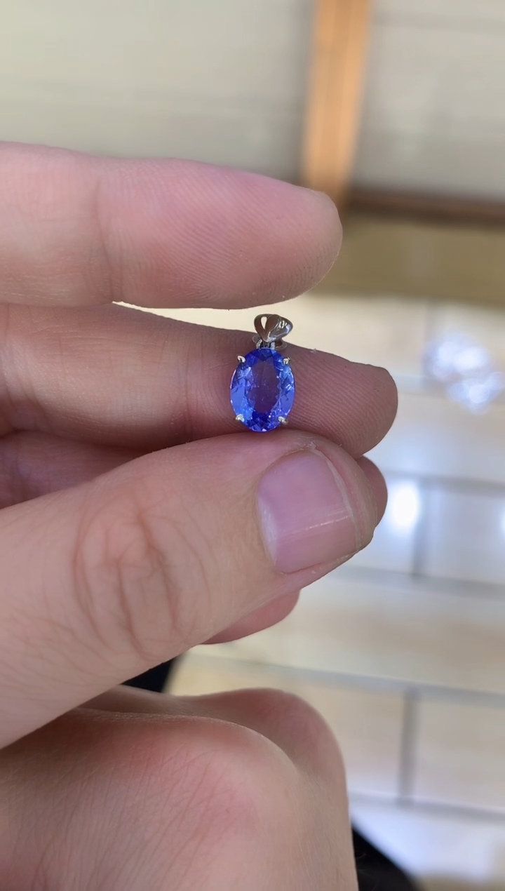 【闪购商品】坦桑石颈饰18K金镶嵌...........