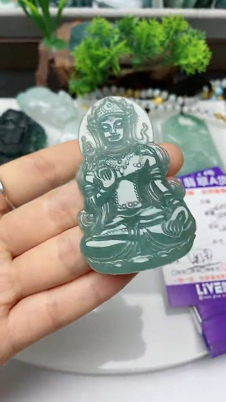 【闪购商品】翡翠颈饰未镶嵌         