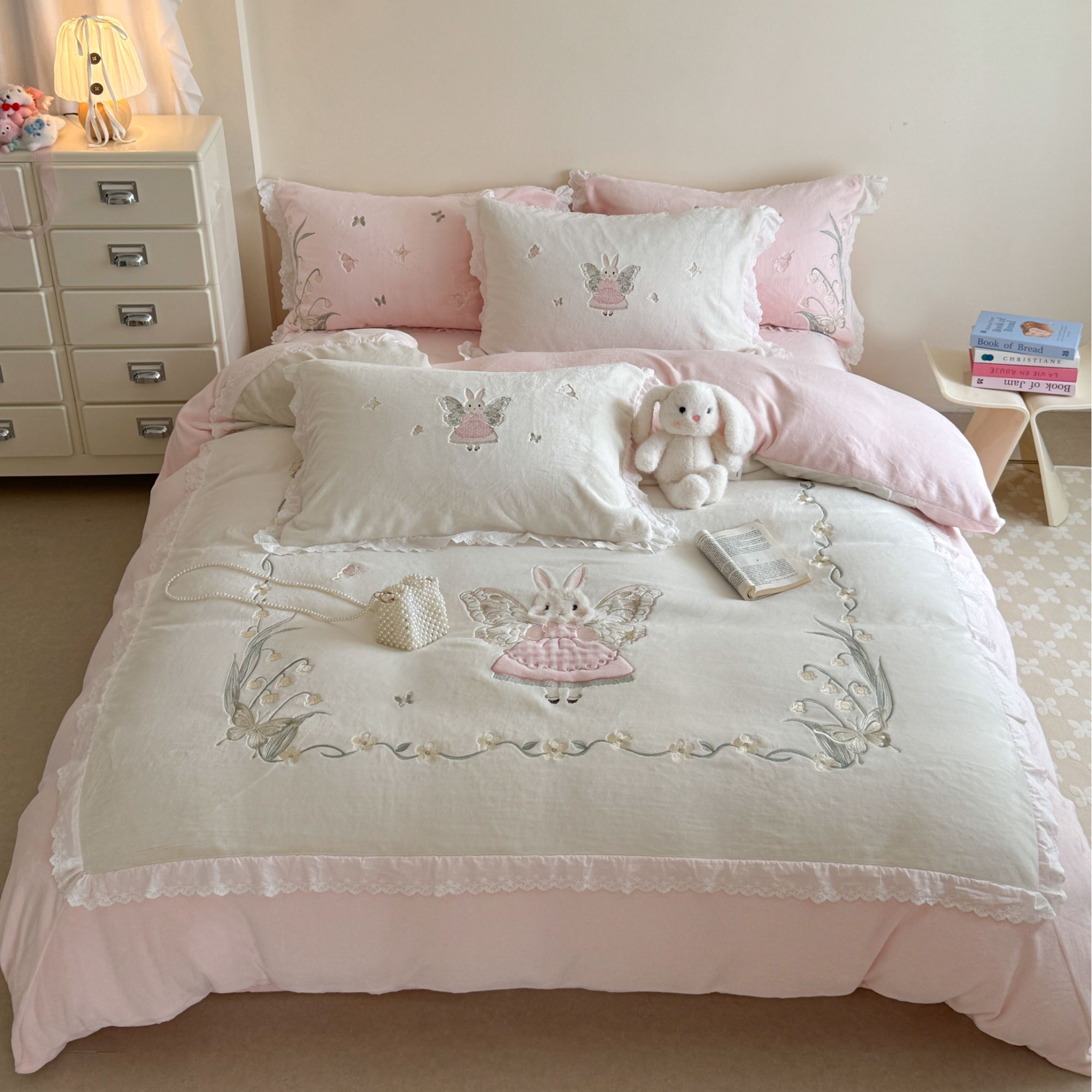 精灵兔 防静电牛奶绒四件套 可爱小清新女孩加厚绒床品套件保暖