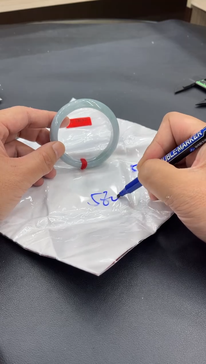 未镶嵌手镯翡翠翡翠手镯