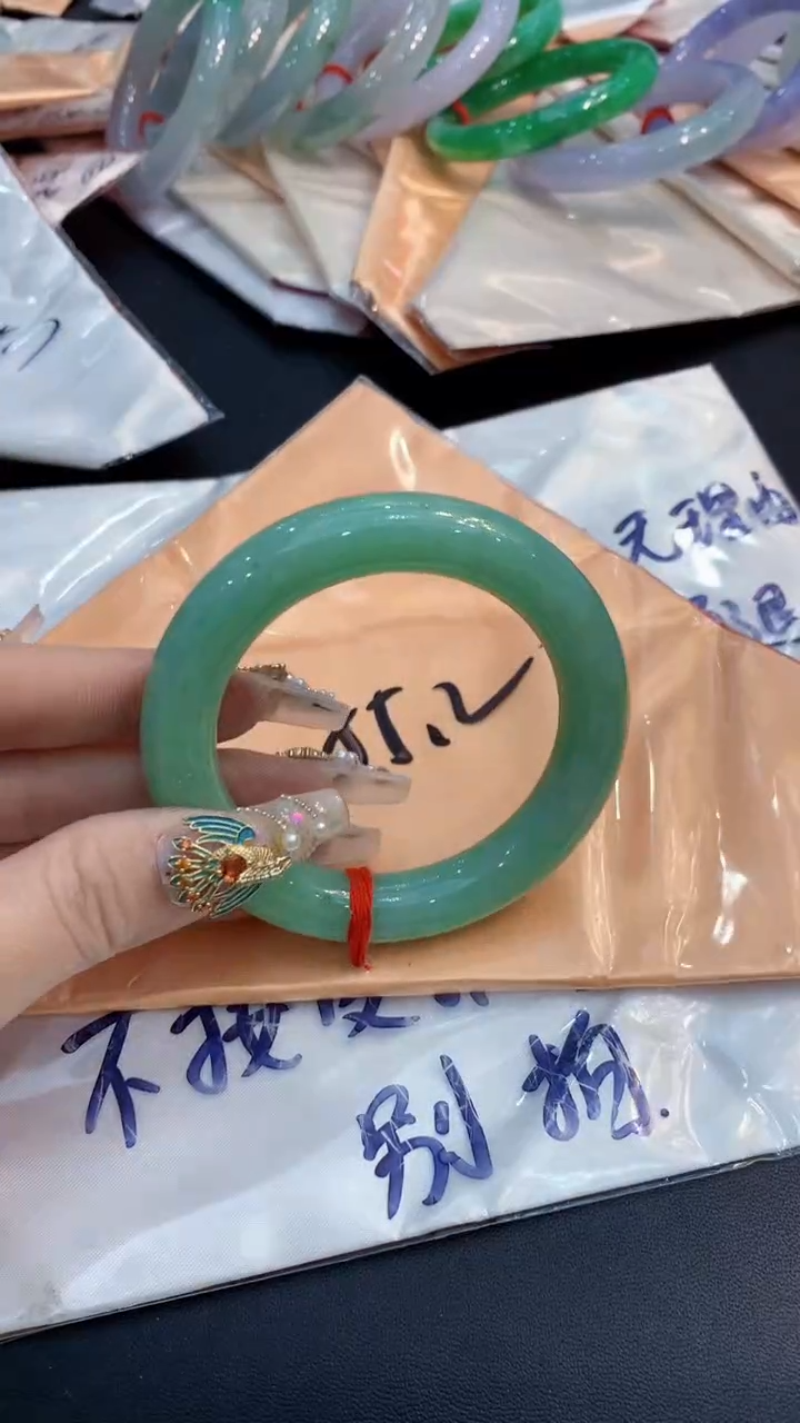 【闪购商品】翡翠手镯未镶嵌0129294779
