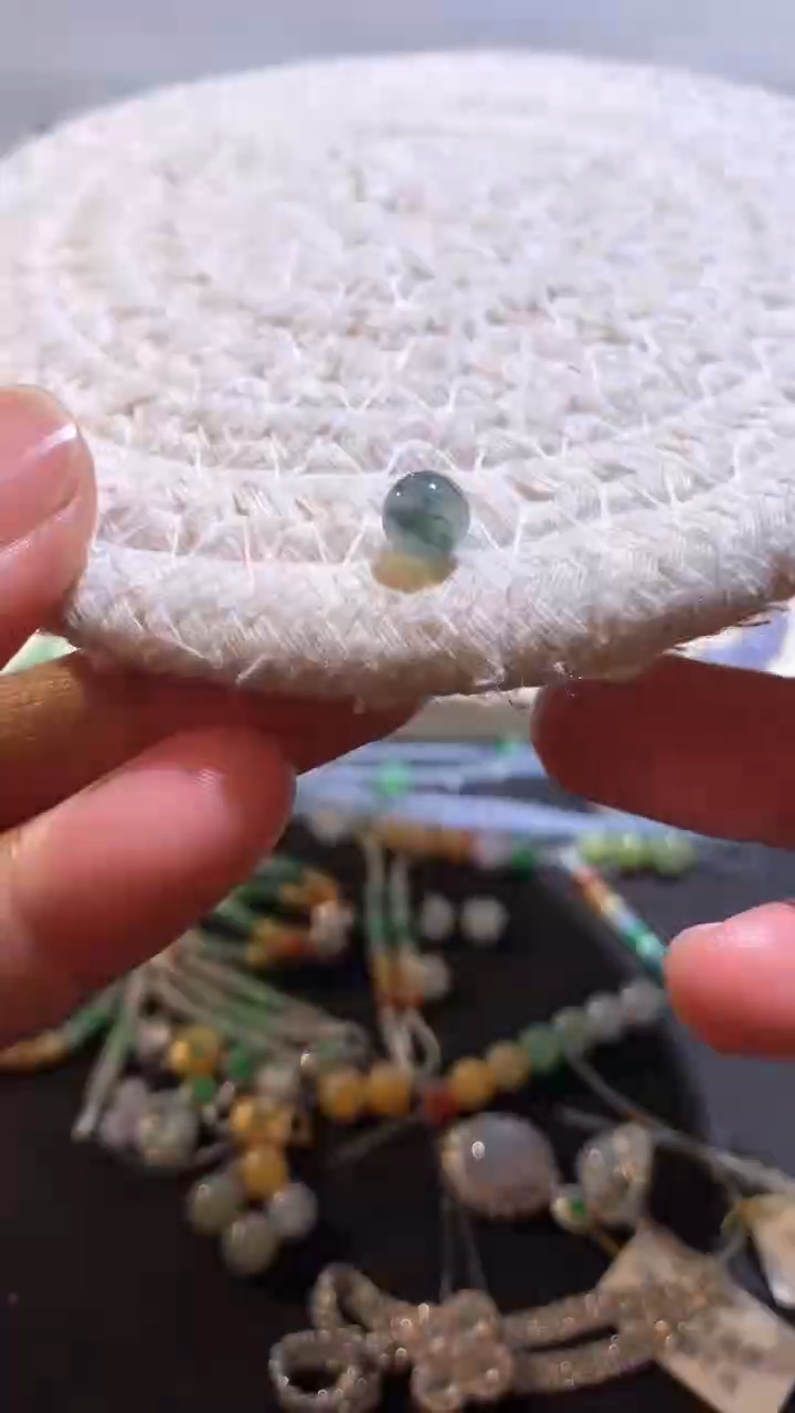 【闪购商品】定制翡翠未镶嵌飘花珠