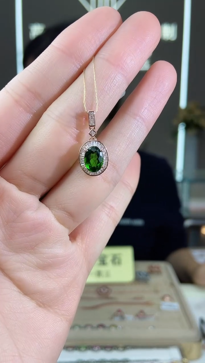 【闪购商品】透辉石颈饰银S925镶嵌颈饰