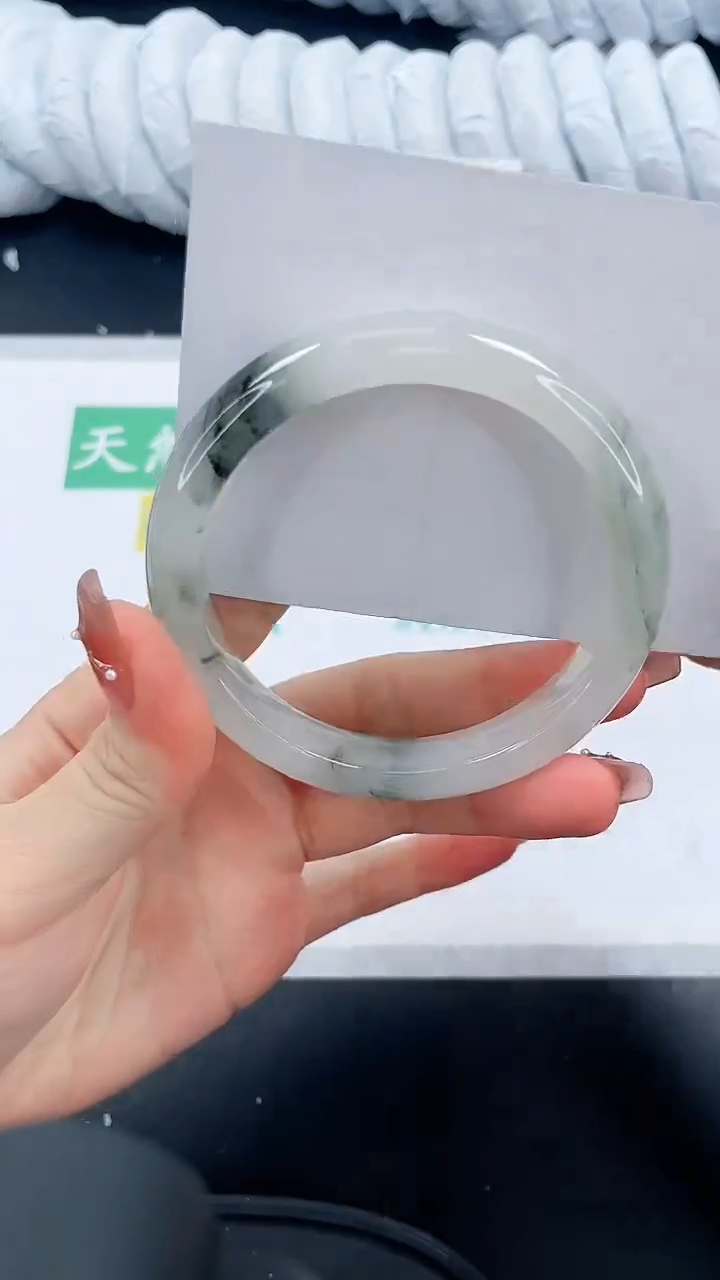 【闪购商品】石英质玉手镯未镶嵌200-61