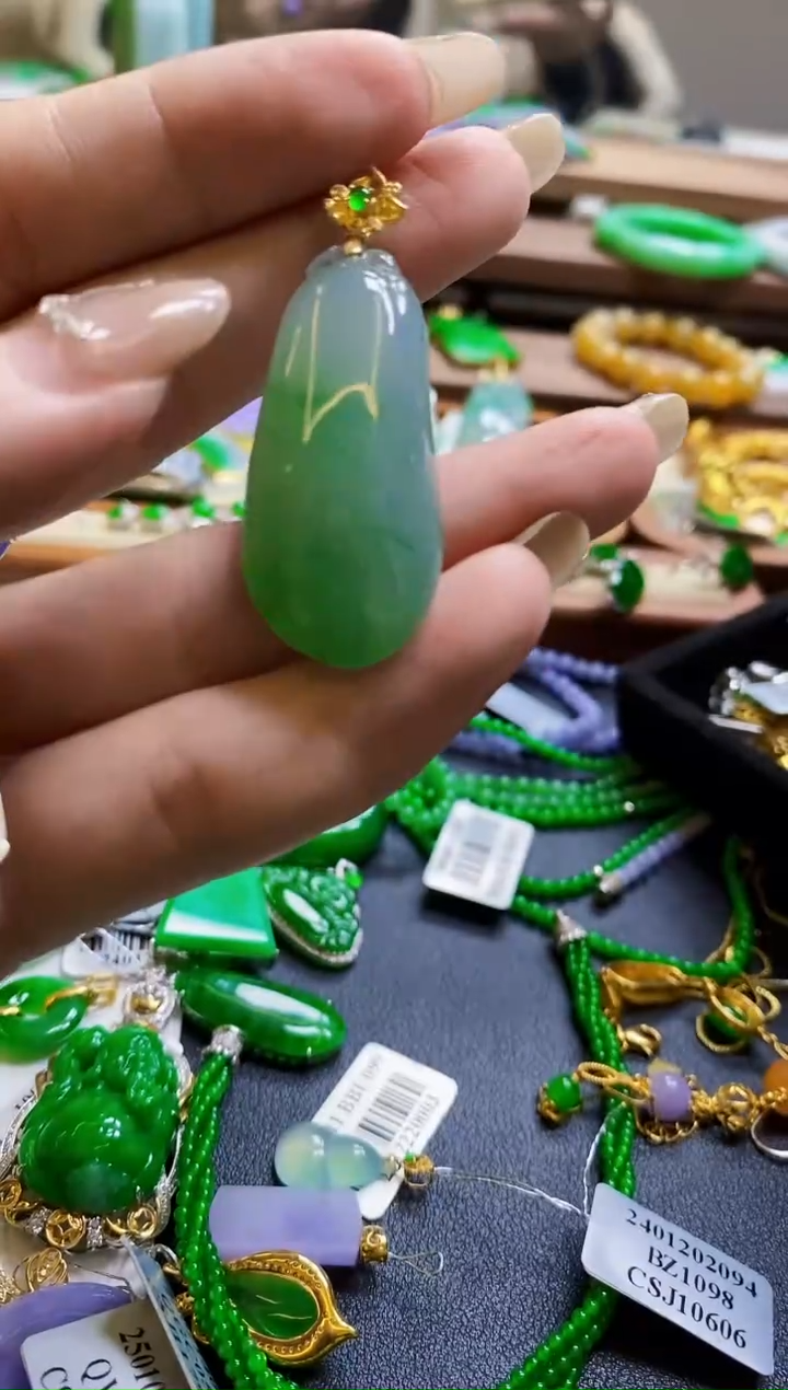 【闪购商品】定制翡翠18K金镶嵌瓜