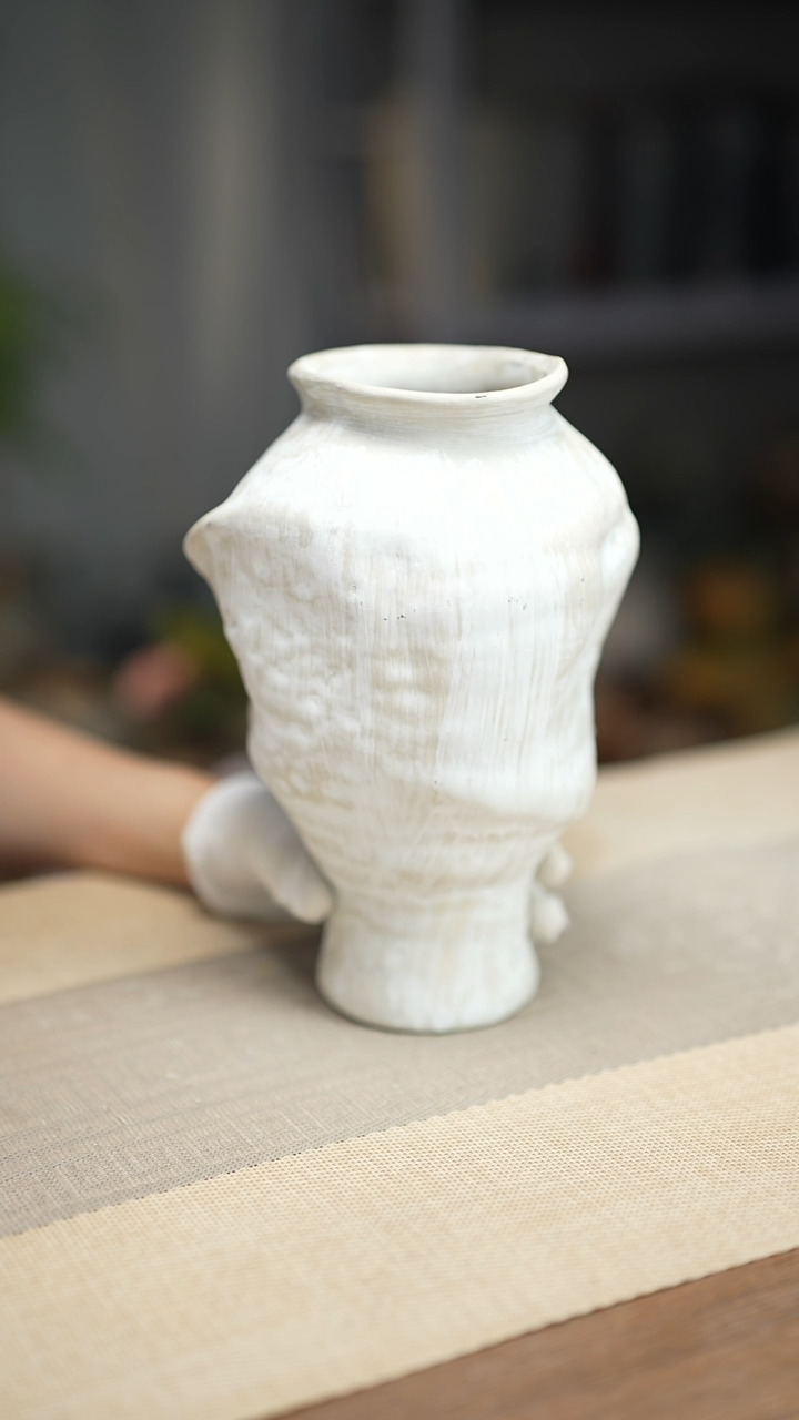   花器陶瓷花瓶手捏瓶003