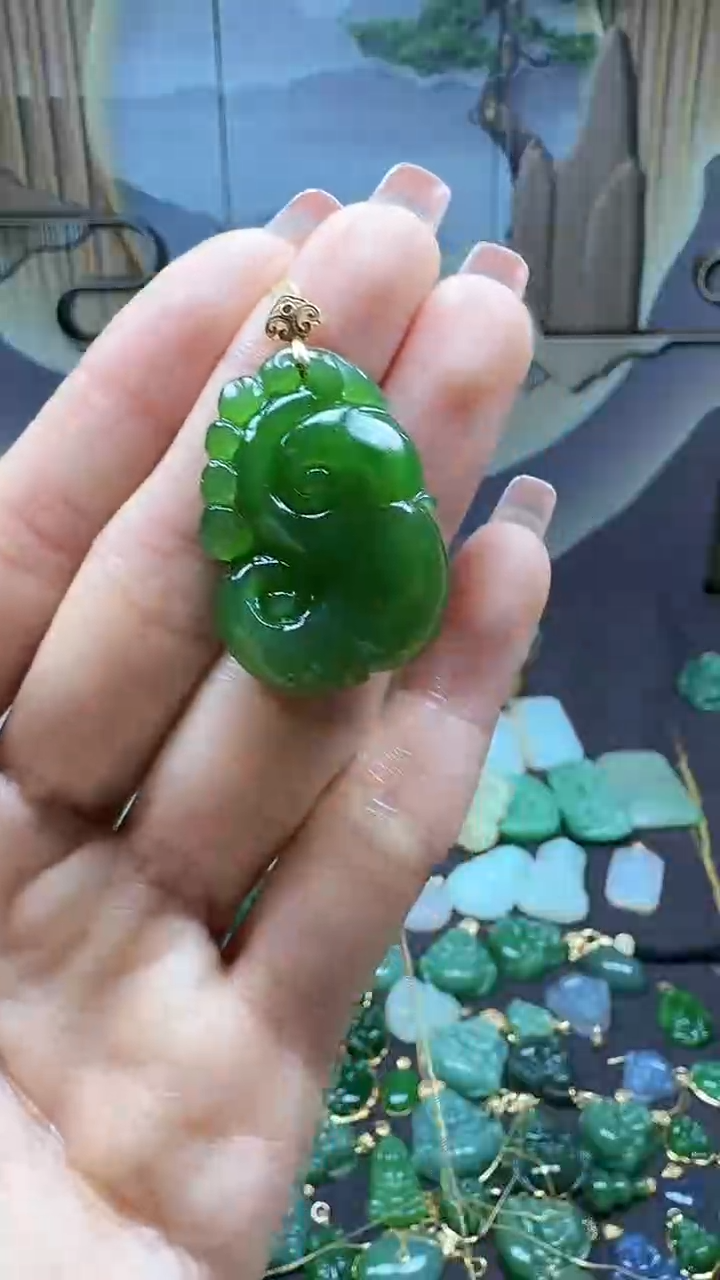 【闪购商品】和田玉挂件18K金镶嵌1