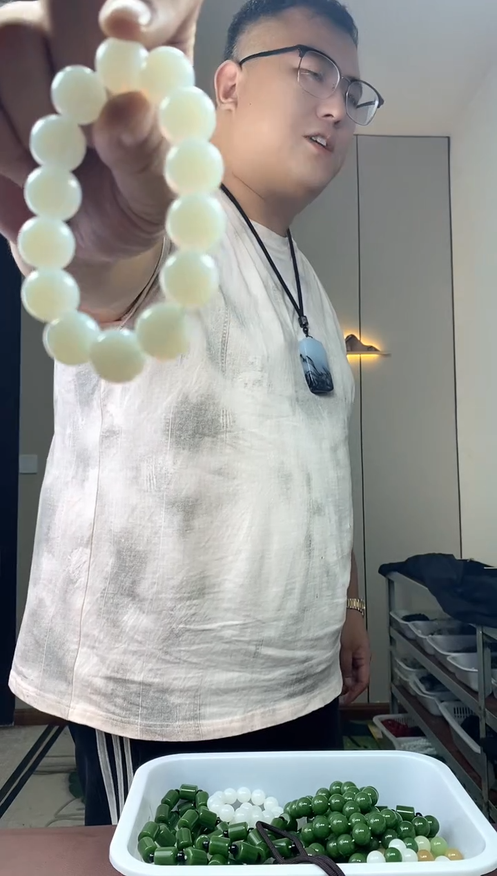 未镶嵌蛇纹石玉珠宝奇石多样性随机发一