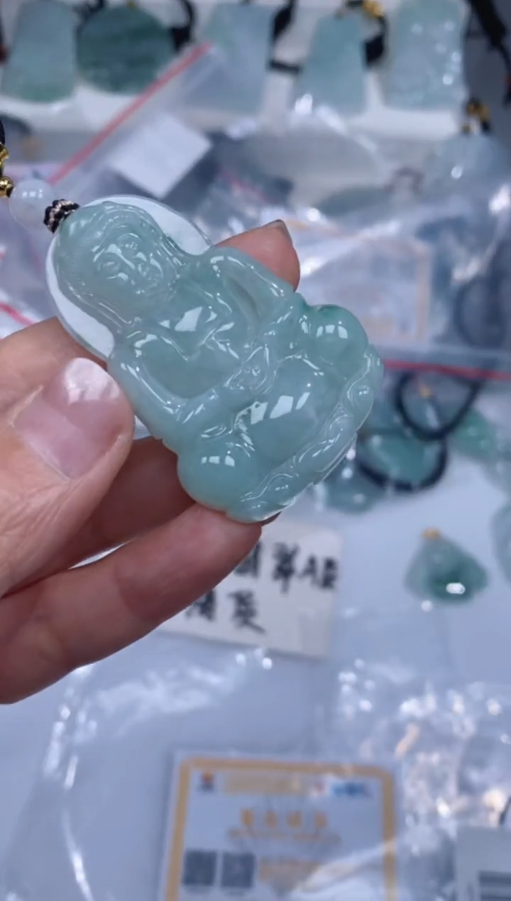 颈饰未镶嵌翡翠吊坠