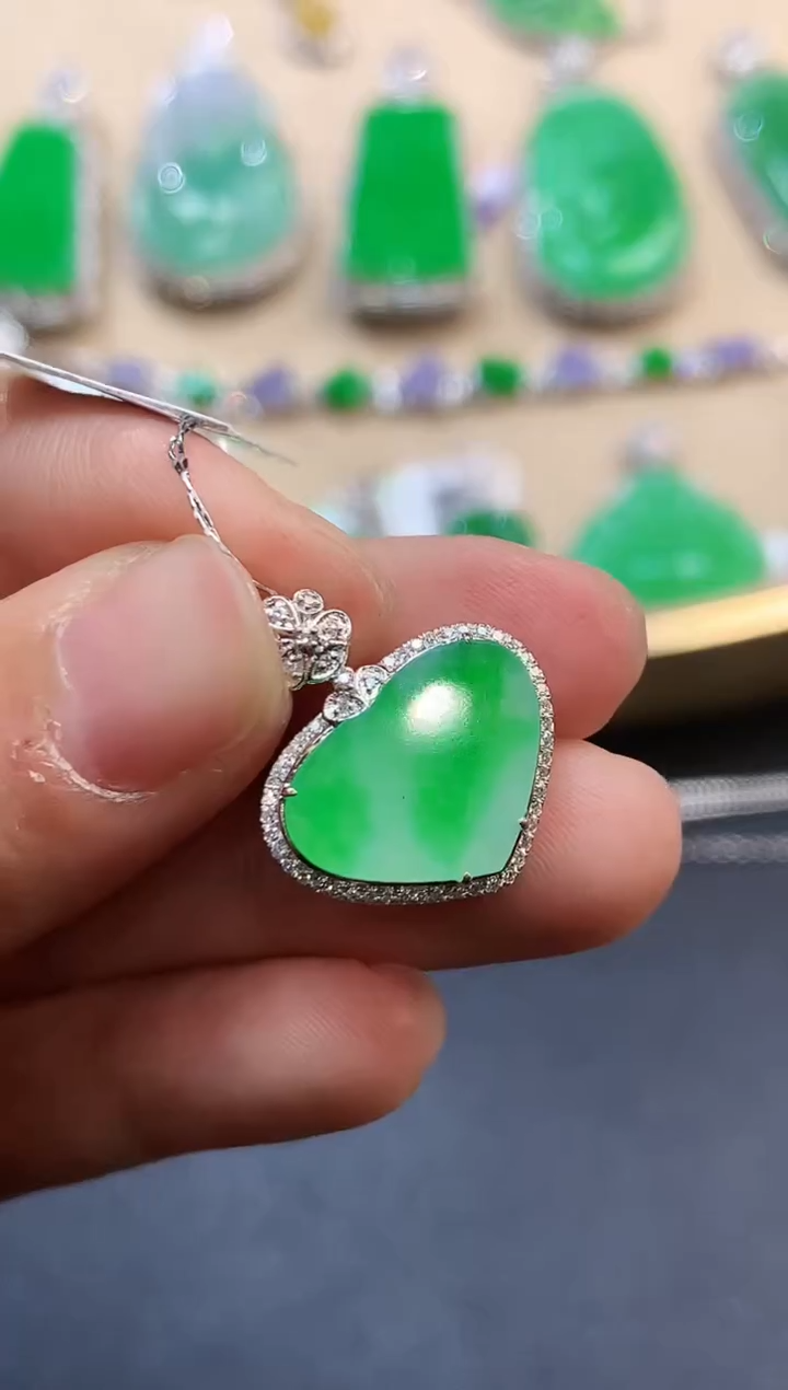 【闪购商品】翡翠吊坠(不含链)18K金镶嵌4751