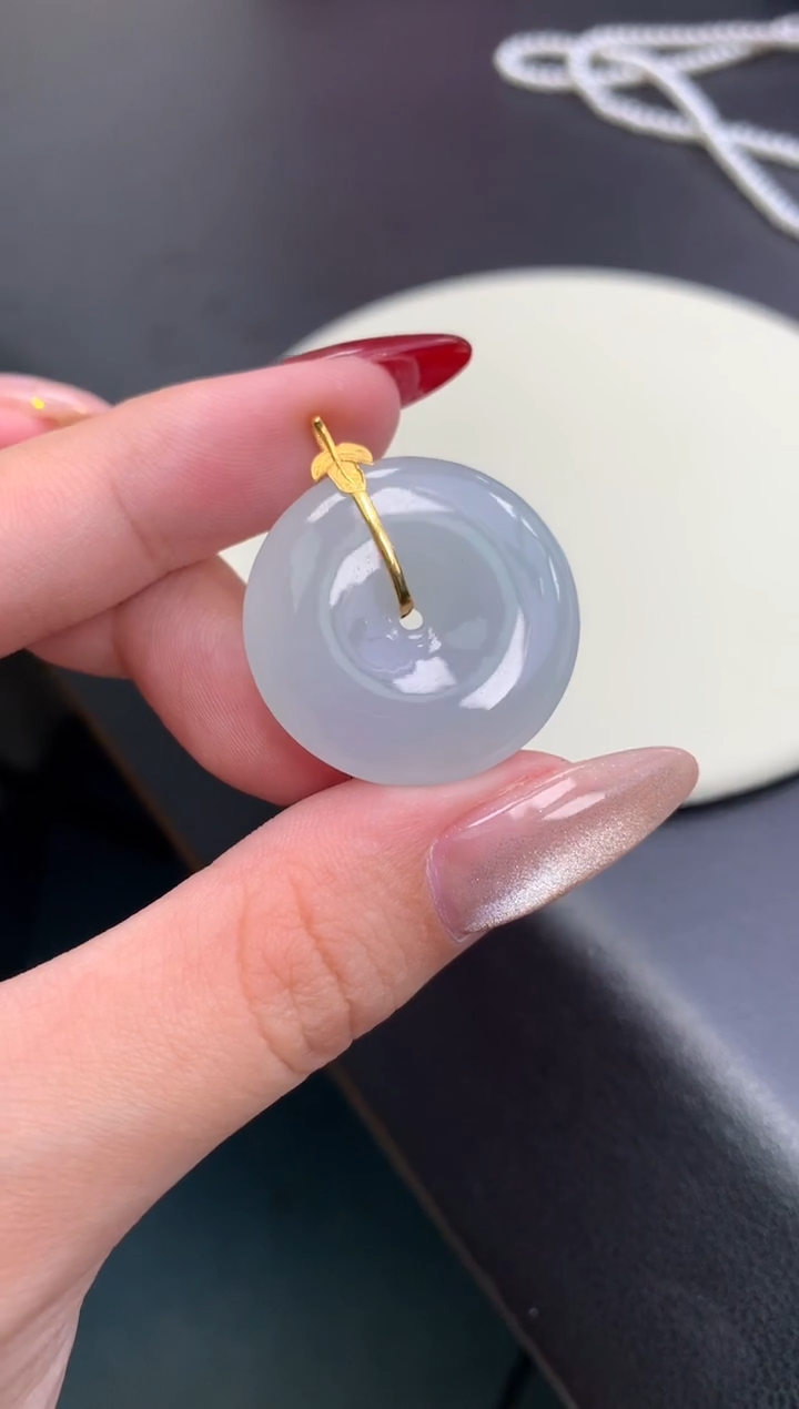 颈饰18K金镶嵌翡翠48小时鉴赏期 退货不扣服务费